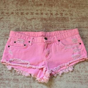 Carmar light pink short shorts